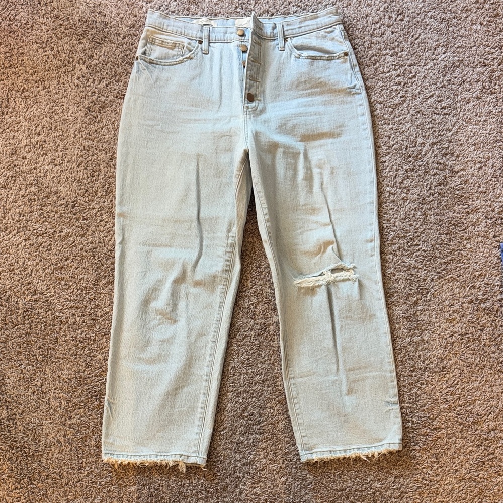 Universal Thread Light Wash Distressed Ankle Jeans